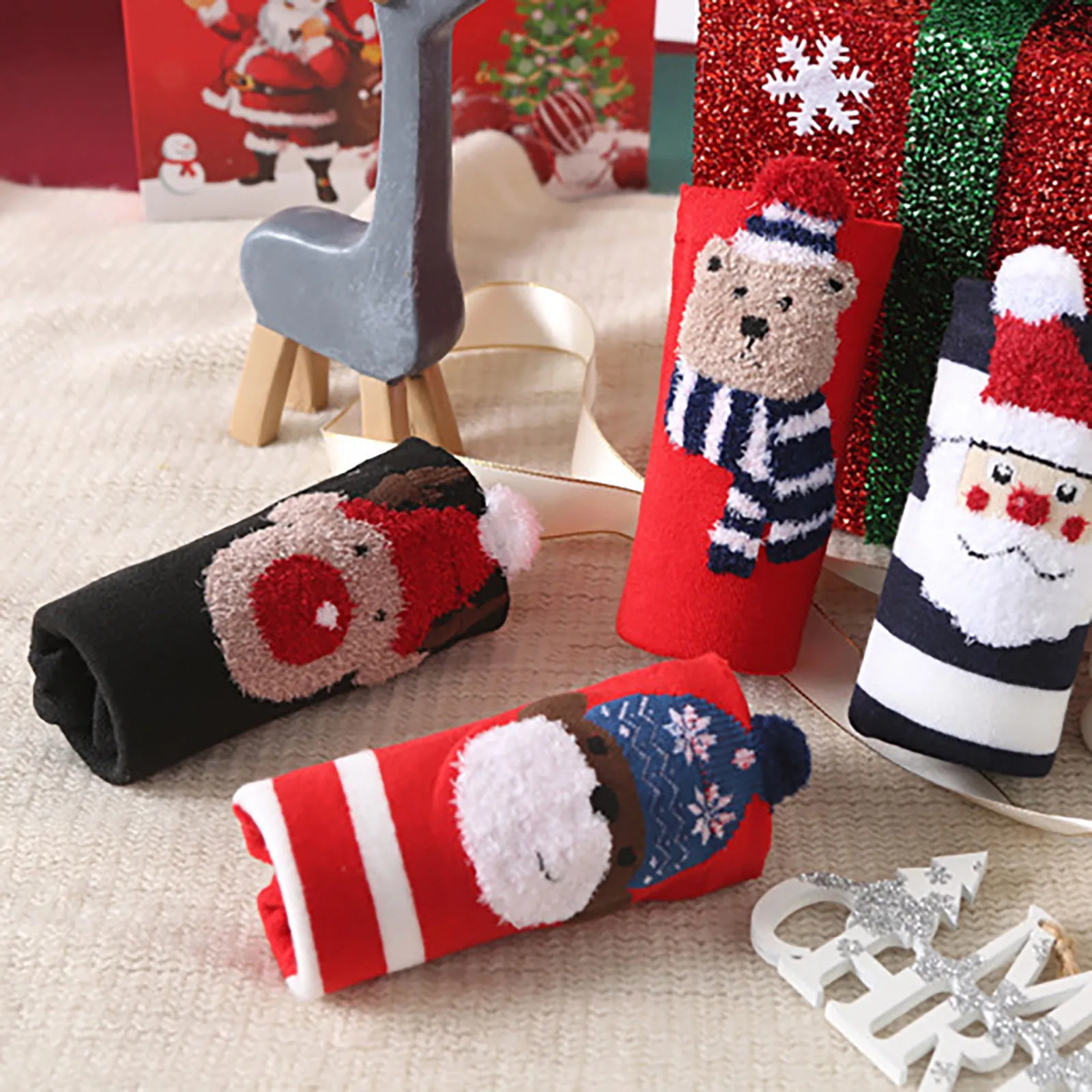 4pcs Fashion Christmas Cartoon Cute Socks Gift Box Mid Tube Christmas Cartoon Cute Socks Gift Box Mid Tube Wnter Women'S Socks