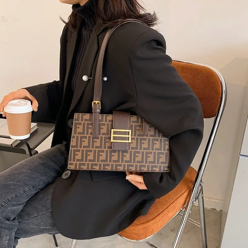 

Sweet and fashionable bag - French niche, high-end and exquisite, European and American retro casual girl's bag