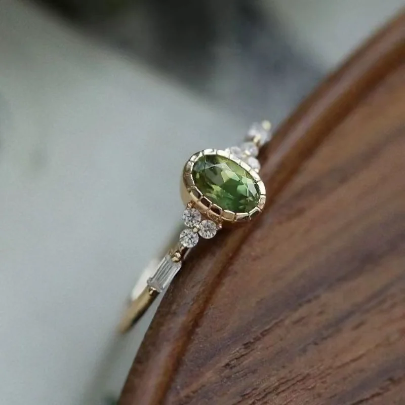 Fresh and refreshing Olive Green Gem rings for women vintage Design High Grade Light Luxury engagement ring Silver Jewelry