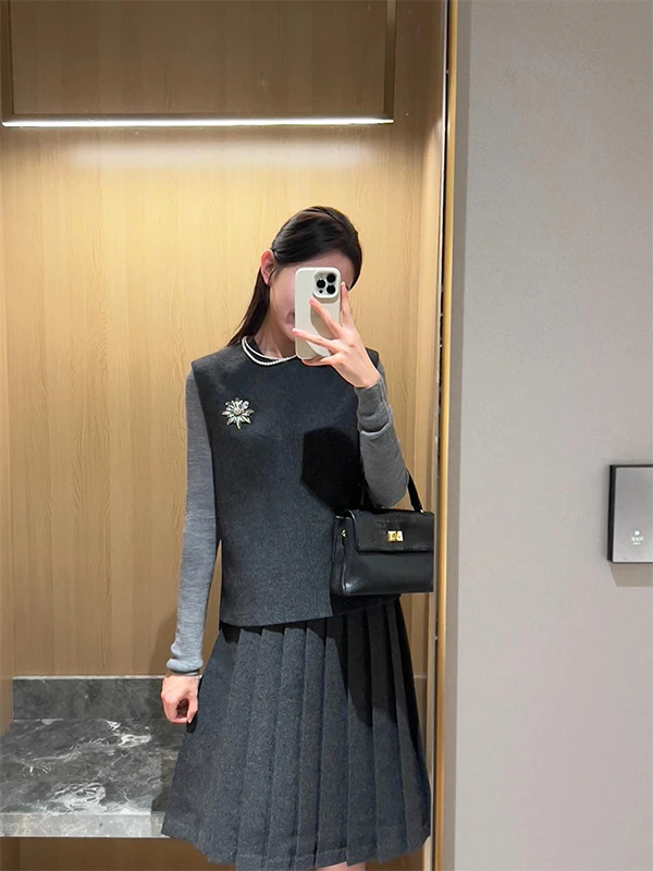 

Autumnal Tweed Vest And Skirt Set Commute Ageless Half Skirt Two Piece Set Fashionable Ensemble for Women