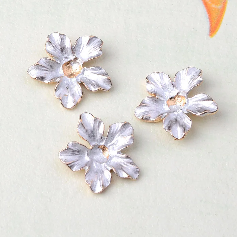 

100 pieces set of new bridal antique hair accessories materials, antique flowers, small pendants, handmade headgear hairpin DIY