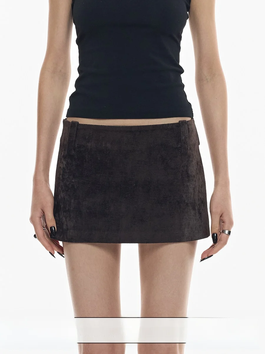 

Low Waist Short Skirt Amber Color Shiny Velvet Bone Inlay Zipper Design Casual Straight Cut Polyester And Cotton Blend Skirt