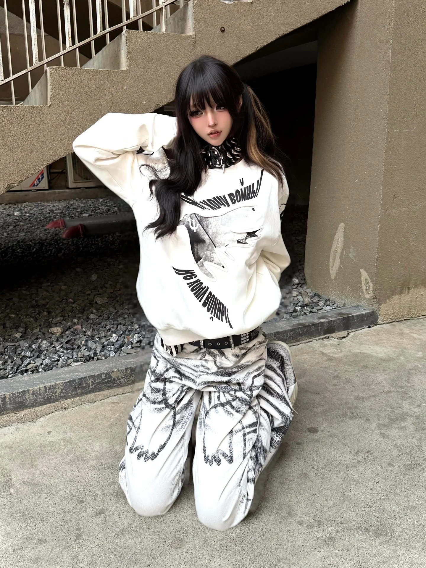 

Уличная футболка с длинным рукавом, осенне-зимняя, свободного кроя, с эффектом похудения, с пуговицами, легкая, в азиатском стиле, с графическим принтом