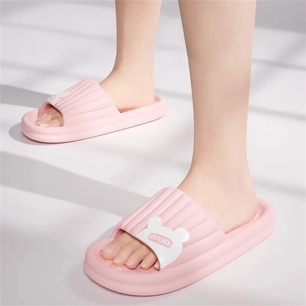 Women Thick Sole Slippers Cartoon Bear Summer Beach Slides Men Bathroom Anti Slip Soft Sandals Ultra Light Shoes Couples Slipper