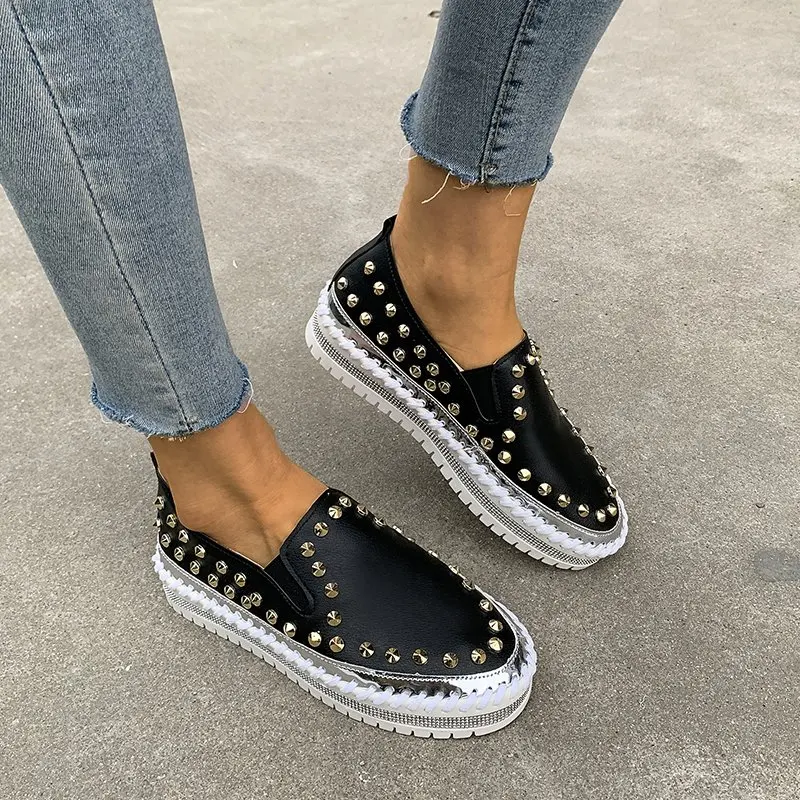 Women Spring Flats Shoes Casual Studded Flats Luxury Brand Rivet Loafers Unisex Shoes Slip on Big Size 43 Spikes Studded