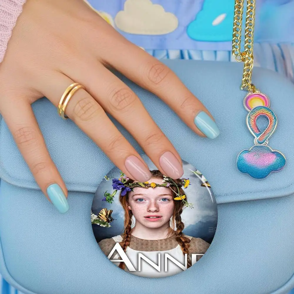 آن مع فيلم E دبوس زر ناعم قابل للتخصيص للنساء مجوهرات إبداعية شارة مضحكة قبعة لمحبي الرسوم المتحركة