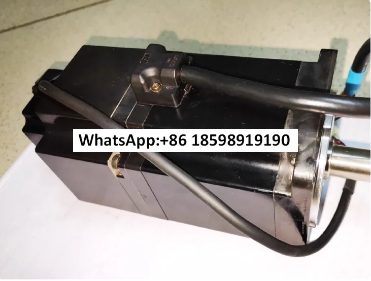 

Серводвигатель SGMAS 02AXA DH14 SGMAS 08AXA DH34 SGMAS 04AXA