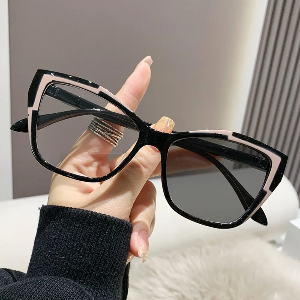 Fashion Cat Eye Anti Blue Light Photochromic Glasses Women Vintage Triangle Metal Frame Color Change Eye Protection Spectacles