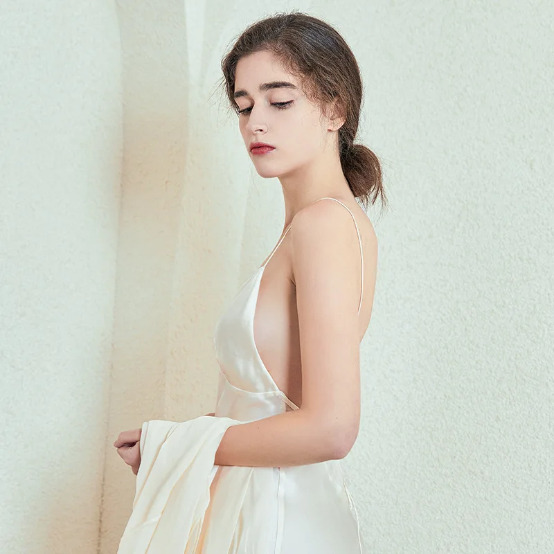 Birdtree, OEKO-TEX, 16MM 100% Real Silk Suspender Nightdress V-Neck Open Back Solid Color Skin-friendly Loungewear P39572QD