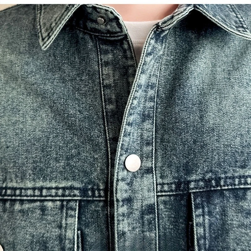سترة الدنيم المغسولة للرجال: قميص جينز أزرق مغسول ومسامي ومتين ومتعدد الاستخدامات وفضفاض كلاسيكي كلاسيكي.