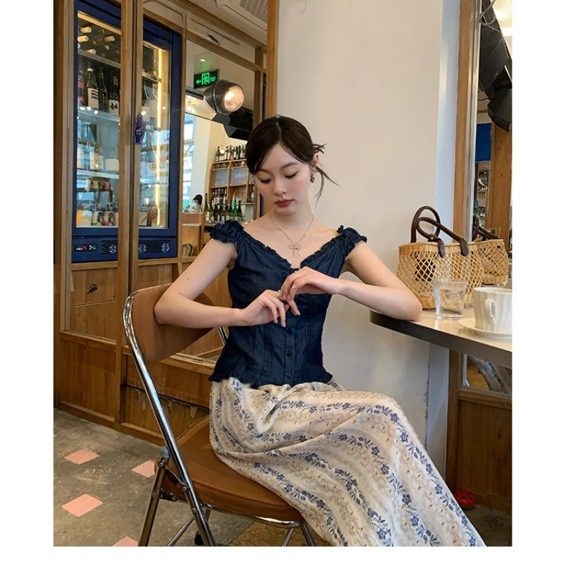 Summer Chic Shirt French Fungus Edge V-Neck Slim Top Femininity Fashion Comfortable Elegance High Quality Individuality