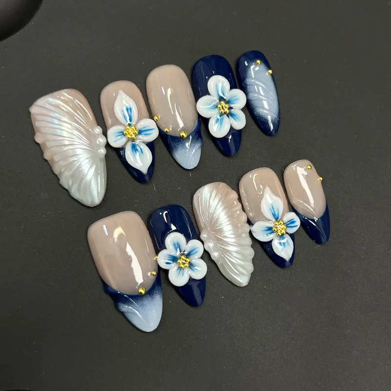 10 Buah Kuku Tekan Almond Biru Buatan Tangan dengan Desain Bunga Ukiran Tangan Kuku Palsu Dapat Dipakai Kembali Kuku Palsu Perancis Ins