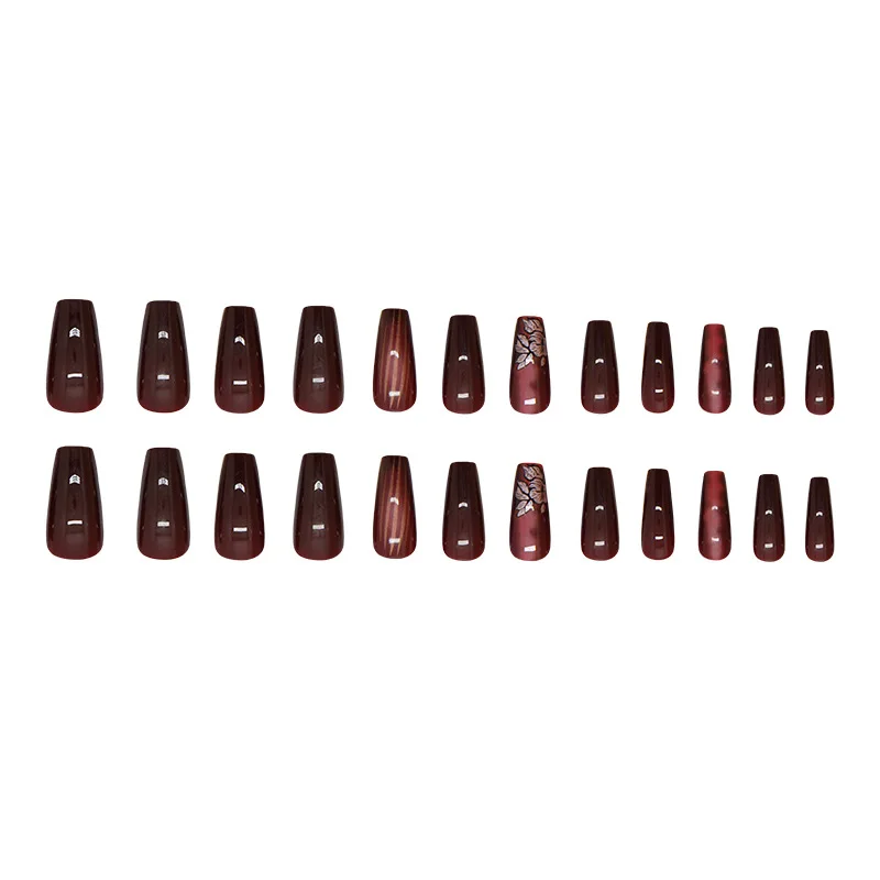 

Dark red mysterious smudge wearing armor flower stripes sweet and versatile white European and American style manicure