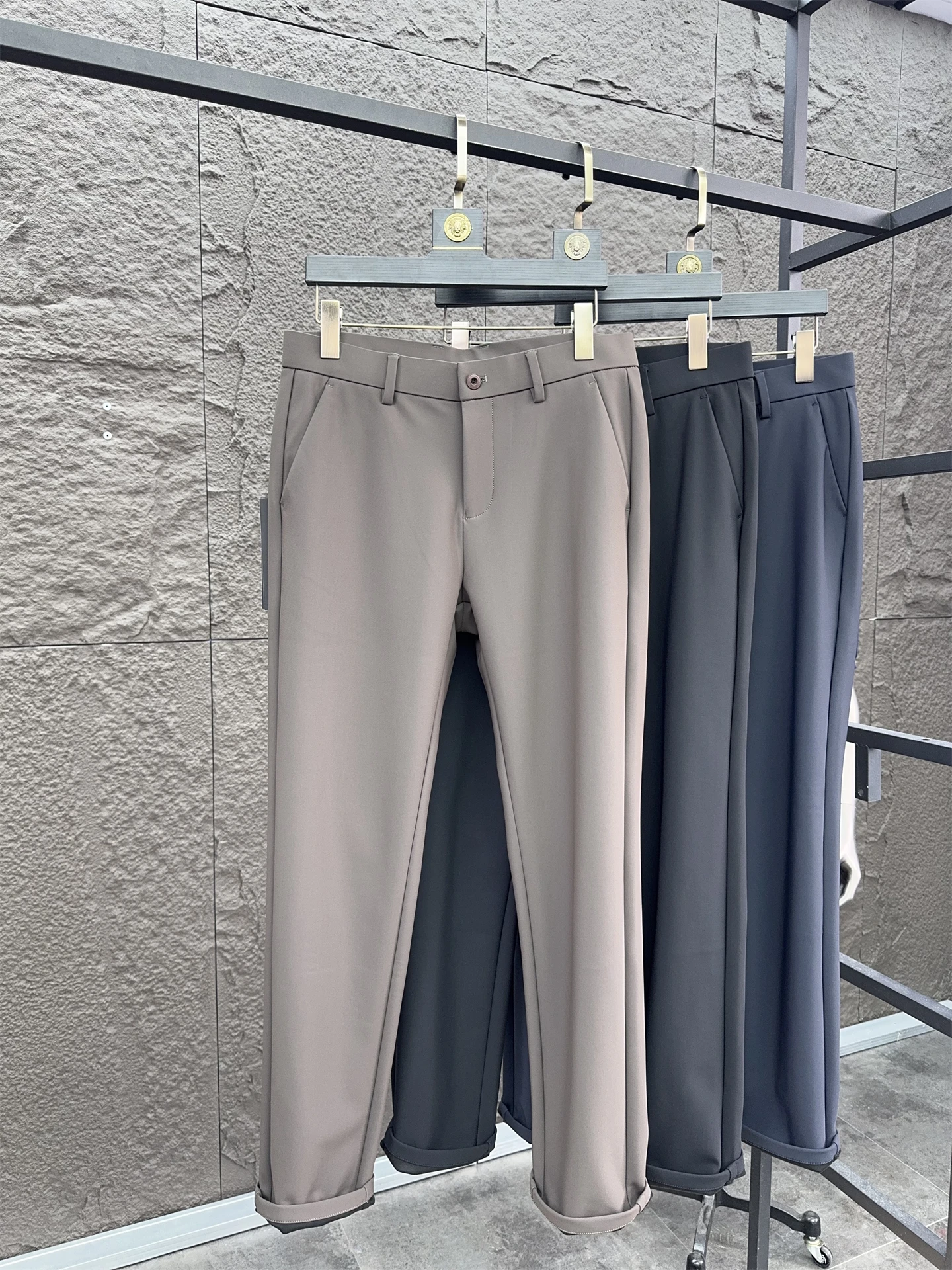 

Svip Men's Slim Fit Straight Leg Pants Cosite Thiened Color Casual Long Trousers Autumn Season Faion Wear