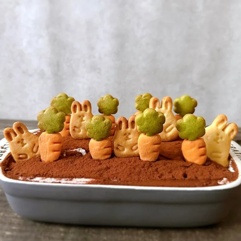 Cartoon Rabbit Biscuit Stamp Molds Carrot Chestnut Cookie Cutters Easter Day Cookie Moulds Embossers Cake Decorating Tools