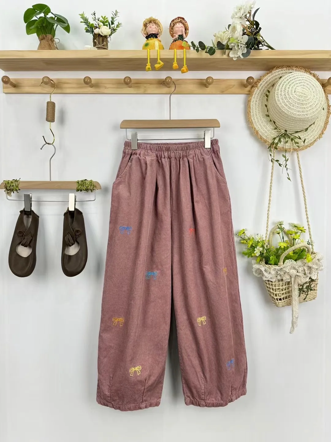 Pantaloni Larghi Casual con Ricamo e Nodo, Taglie Forti per Donna, in Cotone, Stile Primaverile Foresta Universitaria