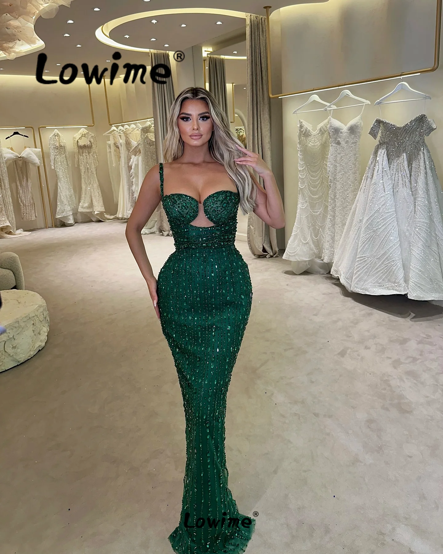 

2024 Luxury Green Party Celebrity Dresses Spaghetti Straps Floor Length Crystals Prom Dress Custom Made Women Evening Gowns Long