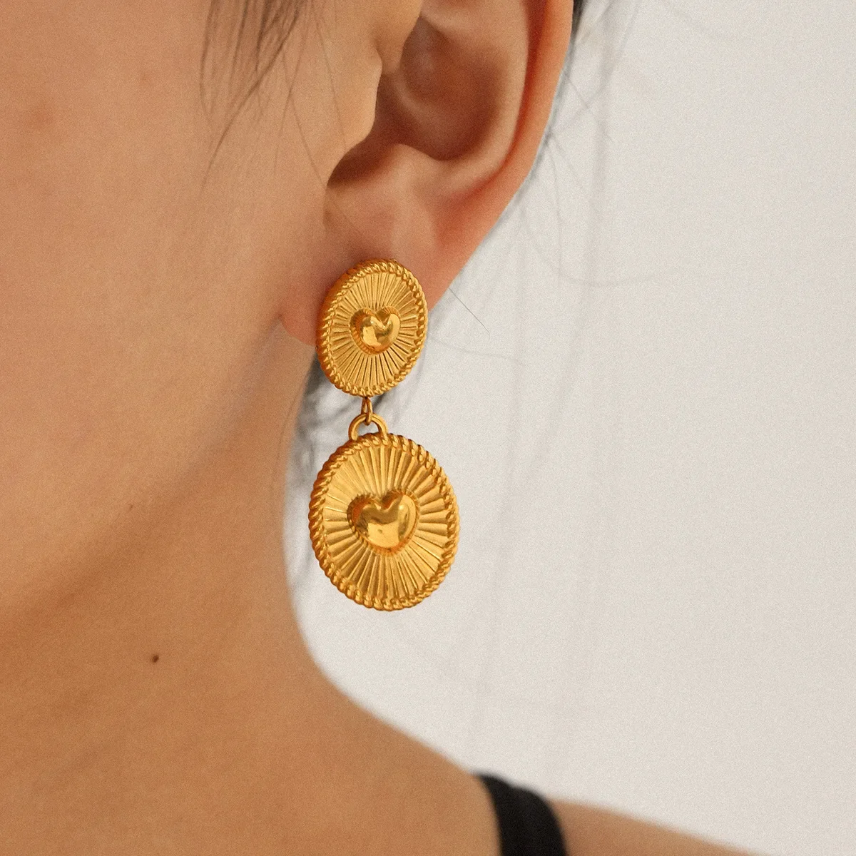 

Vintage Double Love Heart Dangle Earrings for Women Stainless Steel Round Heart Drop Earring 18K Gold Plated Statement Jewelry