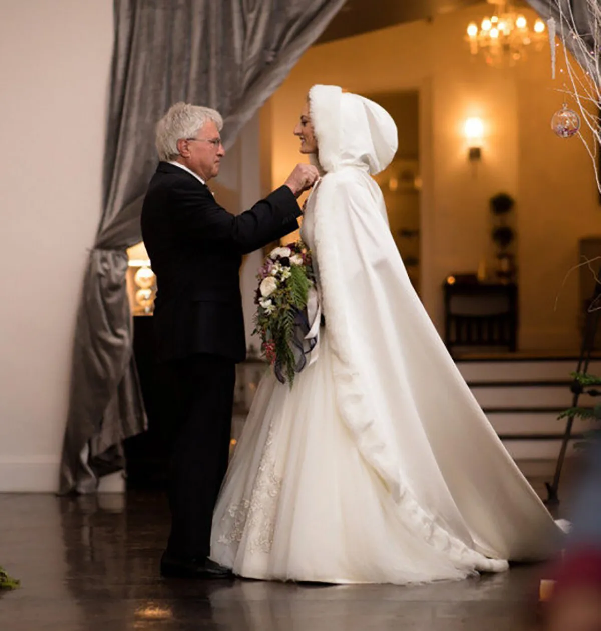 mantello-da-sposa-champagne-di-lusso-mantello-da-sposa-con-cappuccio-caldo-scialle-invernale-abito-natalizio