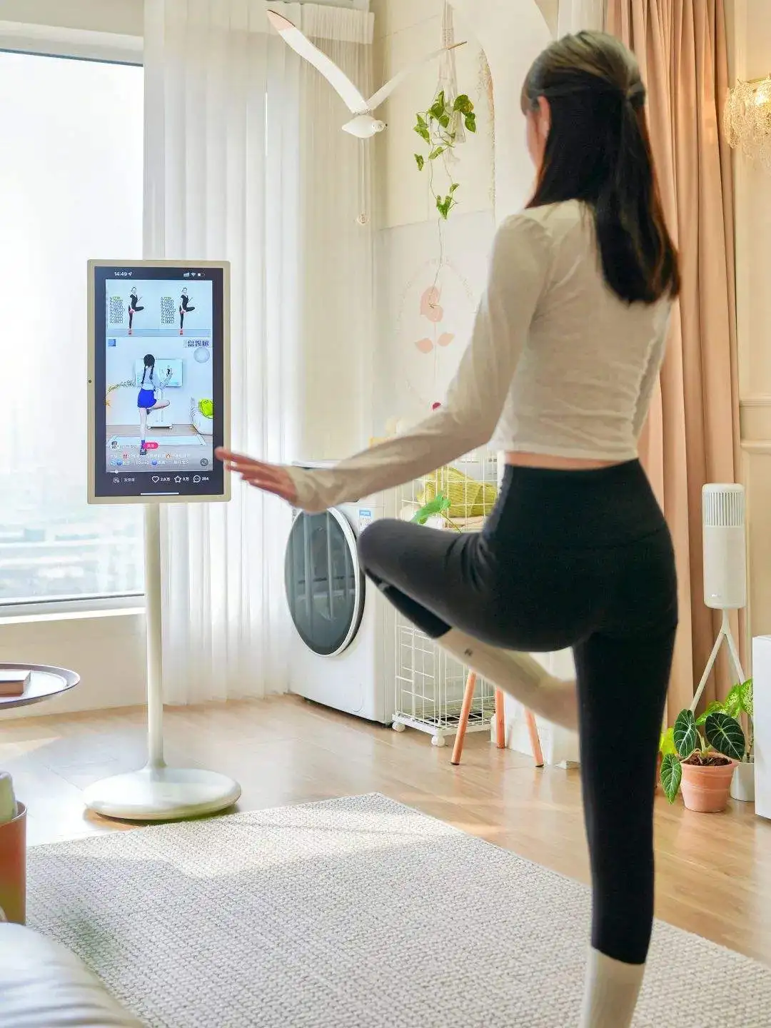 Built-in Battery, Android 12 Operating System, Portable Outdoor All-in-one Smart TV