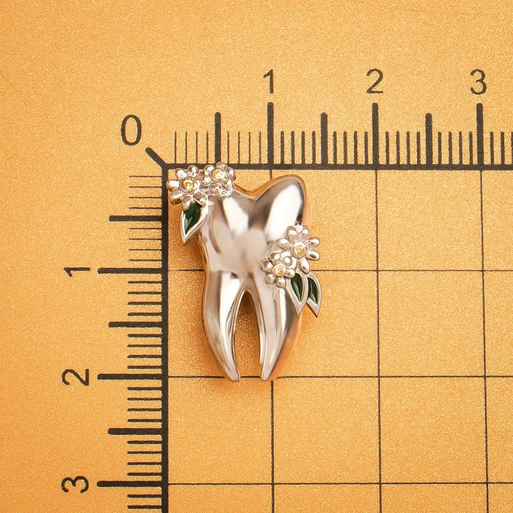 Hanreshe Creativity Flower Tooth Brooch Pins Dental Medical Jewelry Gift Lapel Badge for Dentist Doctor Nurse Medicine Student