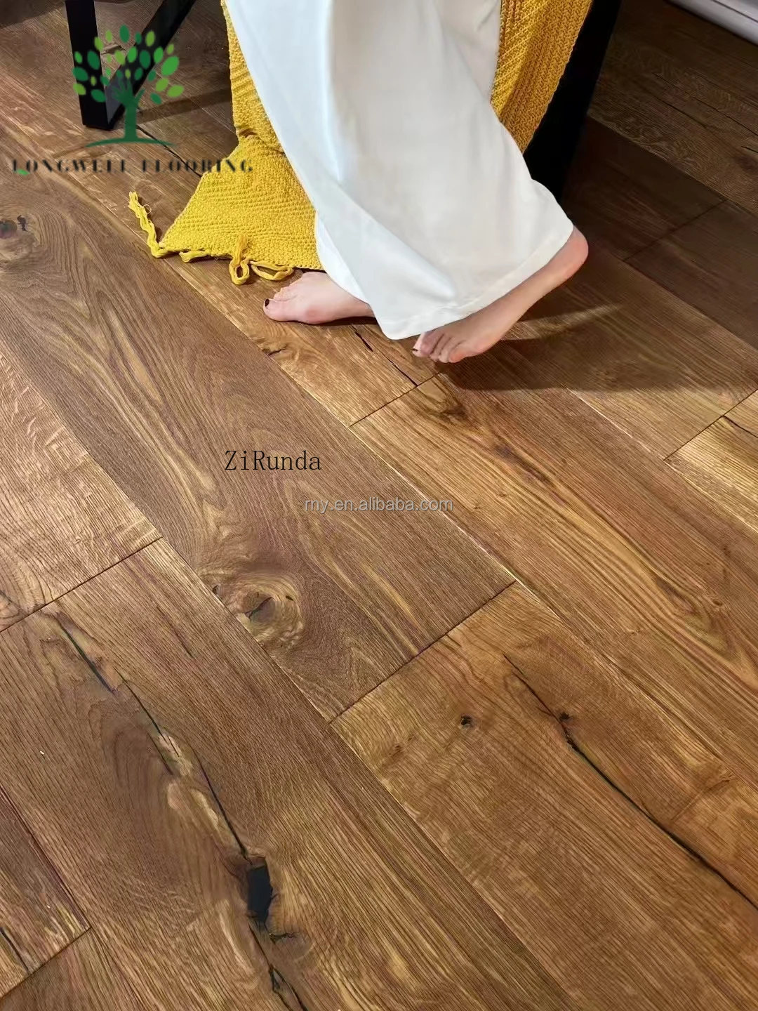 أرضيات هندسية من خشب البلوط الأبيض المصقول بعرض 9 بوصة مع طلاء زيت داخلي مخصص