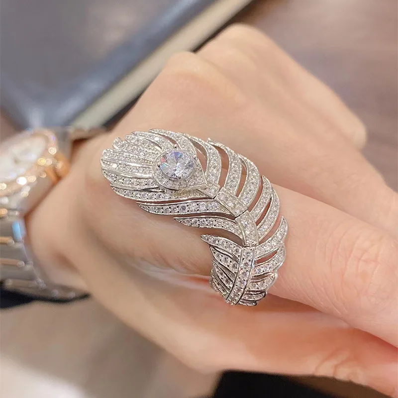 Feather studded ring for women, light luxury style, adjustable open design, versatile and stylish, recommended by celebrities