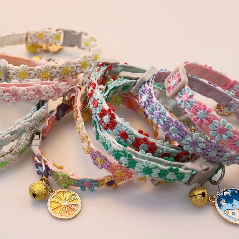 

Flowers Pet Cat Collar With Bell Adjustable Puppy Kitten Cat Pet Collar Safety Necklace Colorful Collars Pet Accessories