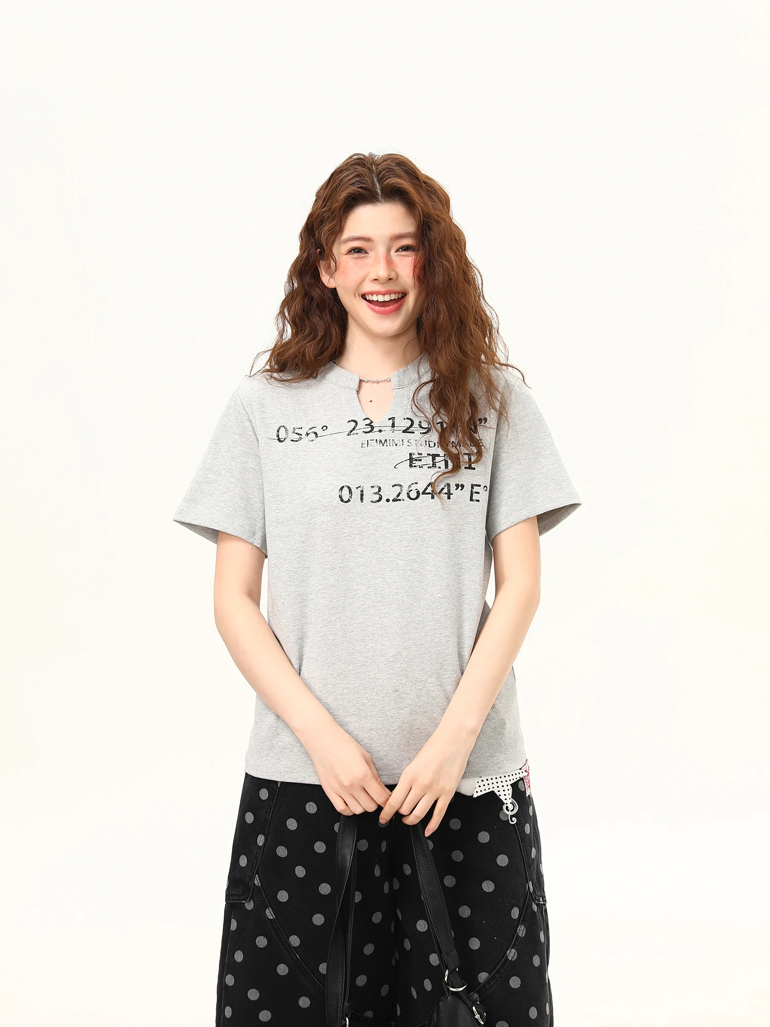 

Wild American Retro V-neck Letter Print Short Sleeve T-shirt Women's Casual Loose Fit Slimming Top for Young Ladies