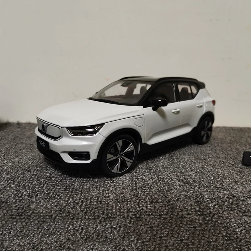 1:18 Scale 2022 XC40 Simulation Alloy Car Model Diecast Toy Collectible Hobby Display Ornaments