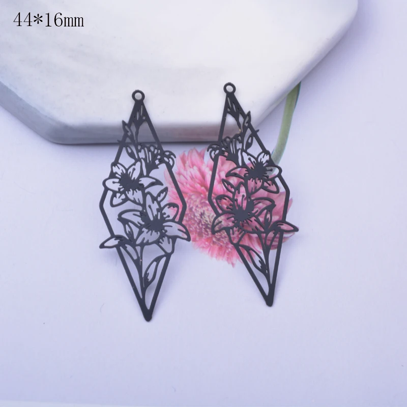 12pcs Brass Black White Feather Leaf Jewelry Charms  DIY Making Earring Jewelry Findings