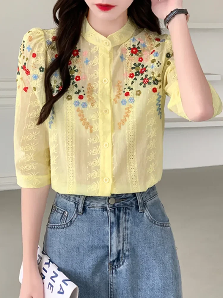 New  Summer New Vintage Embroidered Flower Jacquard Shirt for Women Romantic Gentle Style Versatile Stand Collar Shirt2024