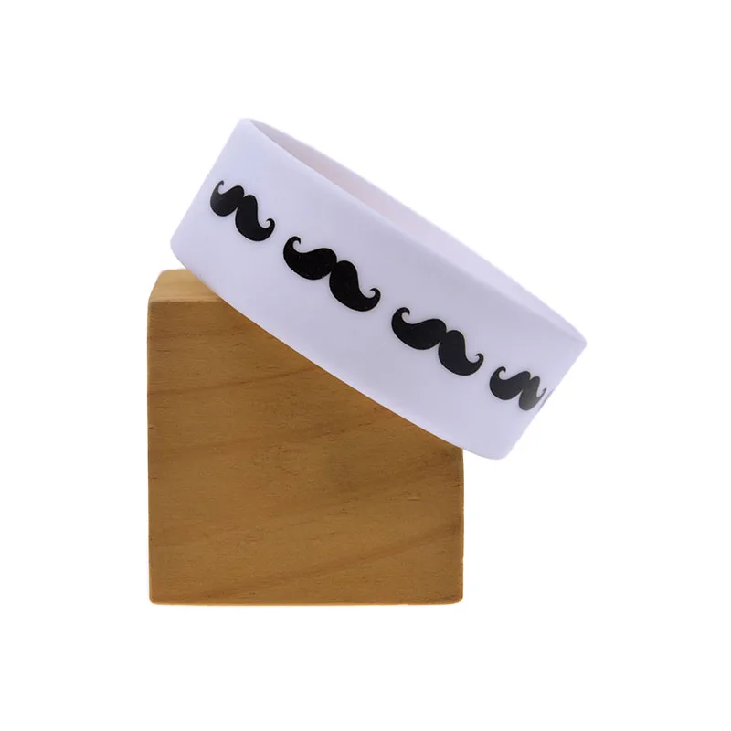 1 Stück bedrucktes Silikonarmband mit Moustache-Logo, 1 Zoll breit, weißes Gummiarmband, Erwachsenengröße – Detail 2