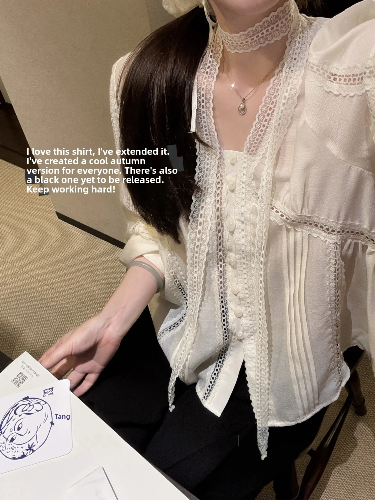 

White Lace Hollow Acetate Bubble Sve irt Women Early Autumn New Sle Commute Simple Loose Fit Long Sve V-Ne Top