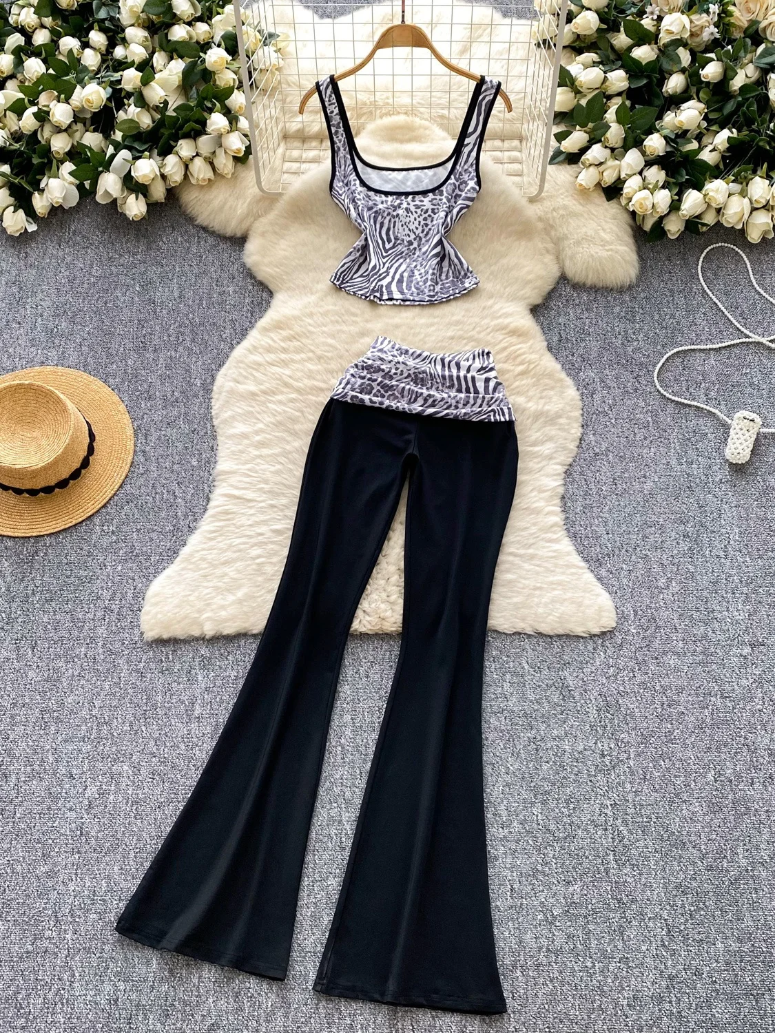 

Летний женский укороченный топ с леопардовым принтом и брюки с высокой талией, комплект сексуальных пикантных горячих девушек, облегающий жилет с ремешком, повседневные брюки