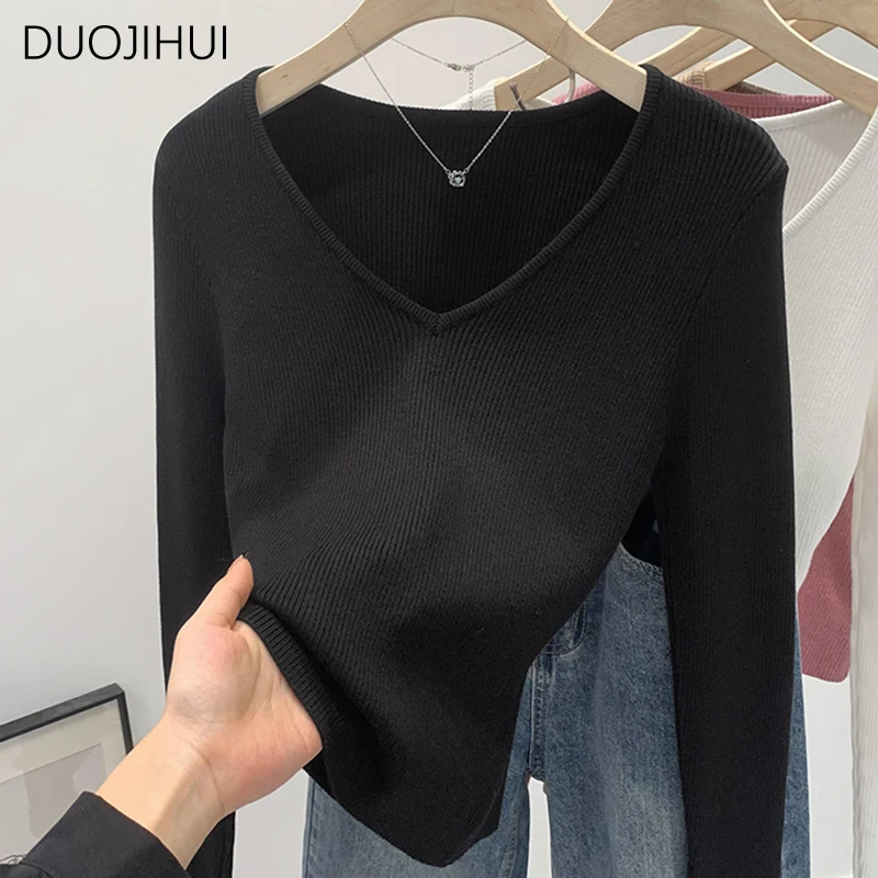 

DUOJIHUI Simple V-neck Basic Long Sleeve Knitted Women Pullovers Autumn Chicly Sweet Fashion Solid Color Casual Female Pullovers