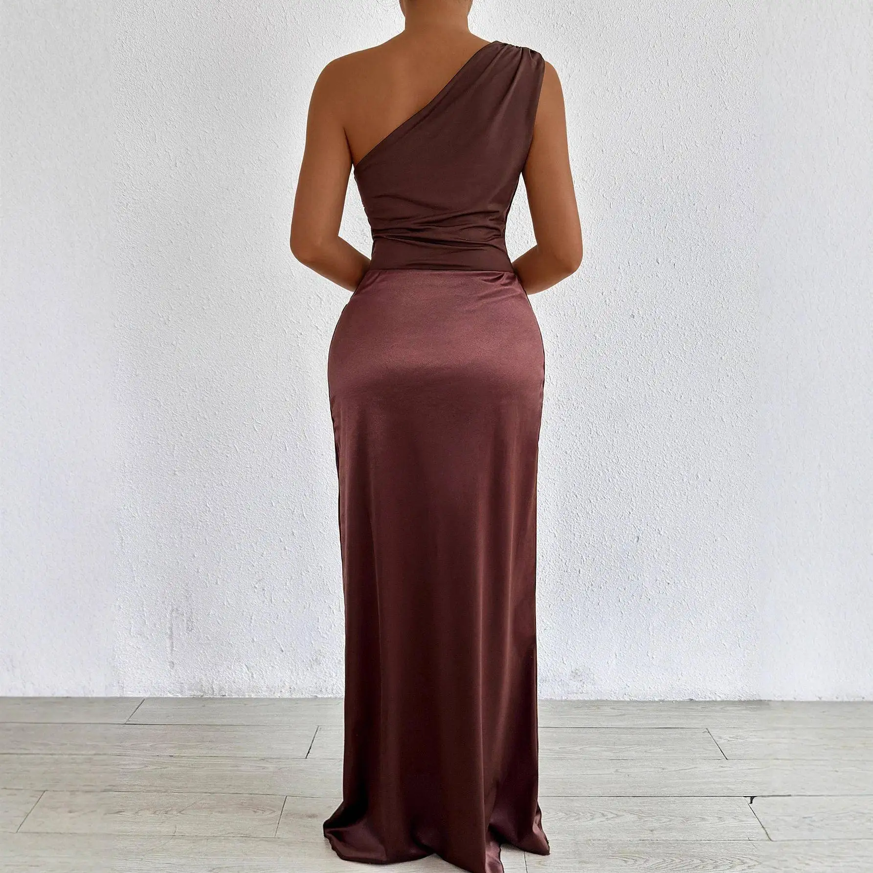 

Sexy Asymmetrical Shoulder Bridesmaid Dresses Two-Piece Set Fashionable Slimming Skirt Ensemble Cross-Border Women's Wear