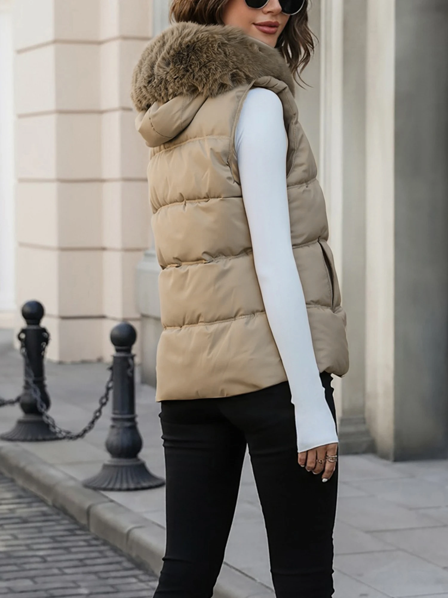 Women's Autumn/Winter Chic Sleeveless Quilted Coat Thick Hooded Casual Vest with Pocket Streetwear