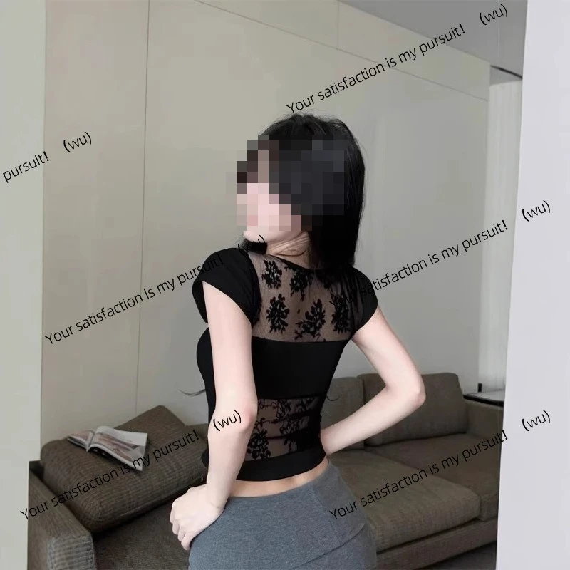 Kaos wanita lengan pendek model leher kotak, gaya Korea, seksi, dengan detail renda, potongan ramping, cocok untuk musim panas.