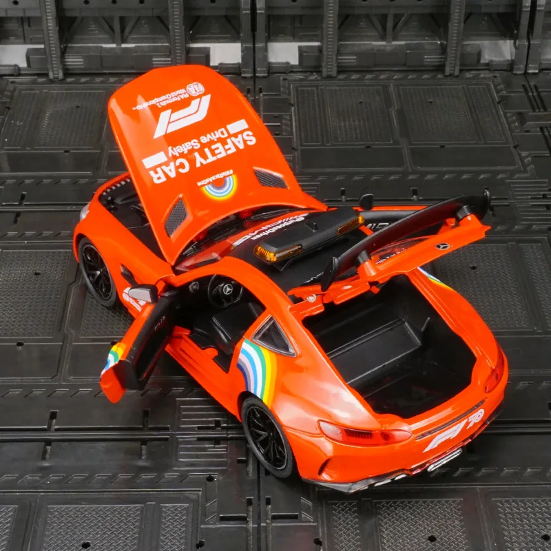 1:24 Mercedes GTR modelo de carro de liga de carro de segurança de corrida, portas e capô do motor, porta-malas pode ser aberto tem funções de som e iluminação