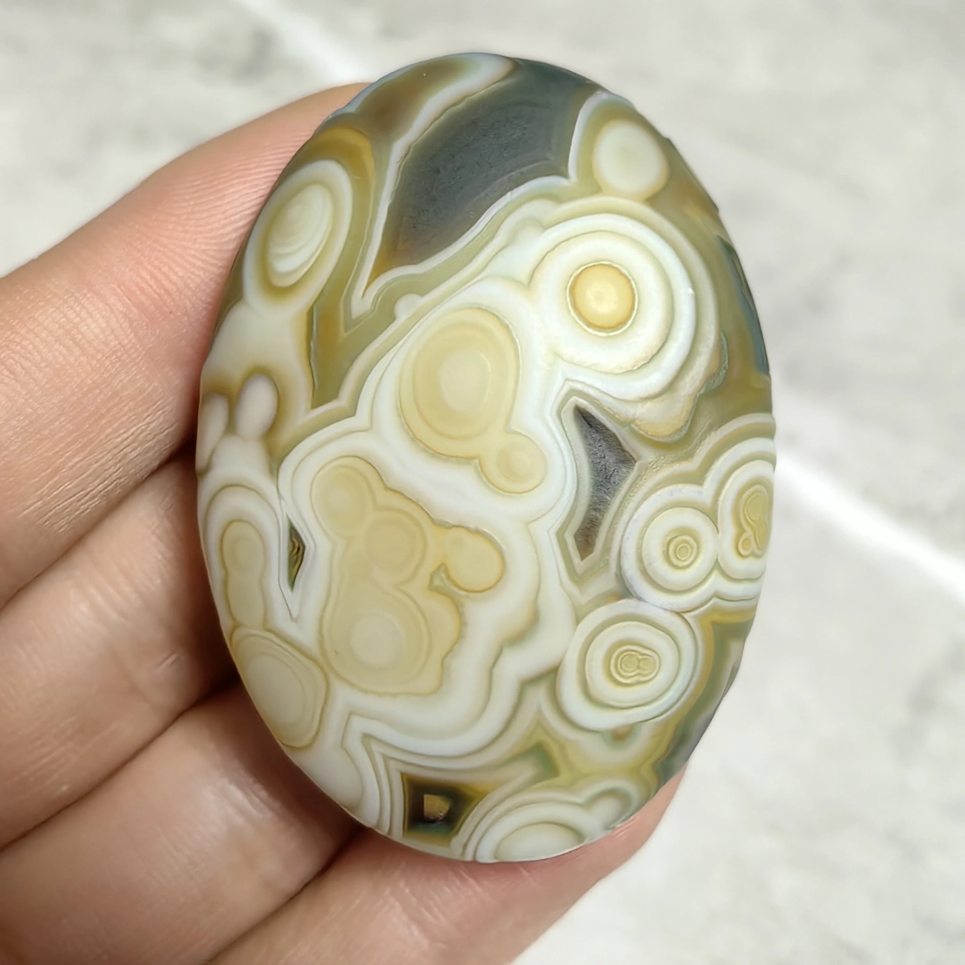 Natural Eye Agate Palm Stones, Rare cartoon Image  on Both Sides, Gobi Desert Gemstone for Collection & Decor