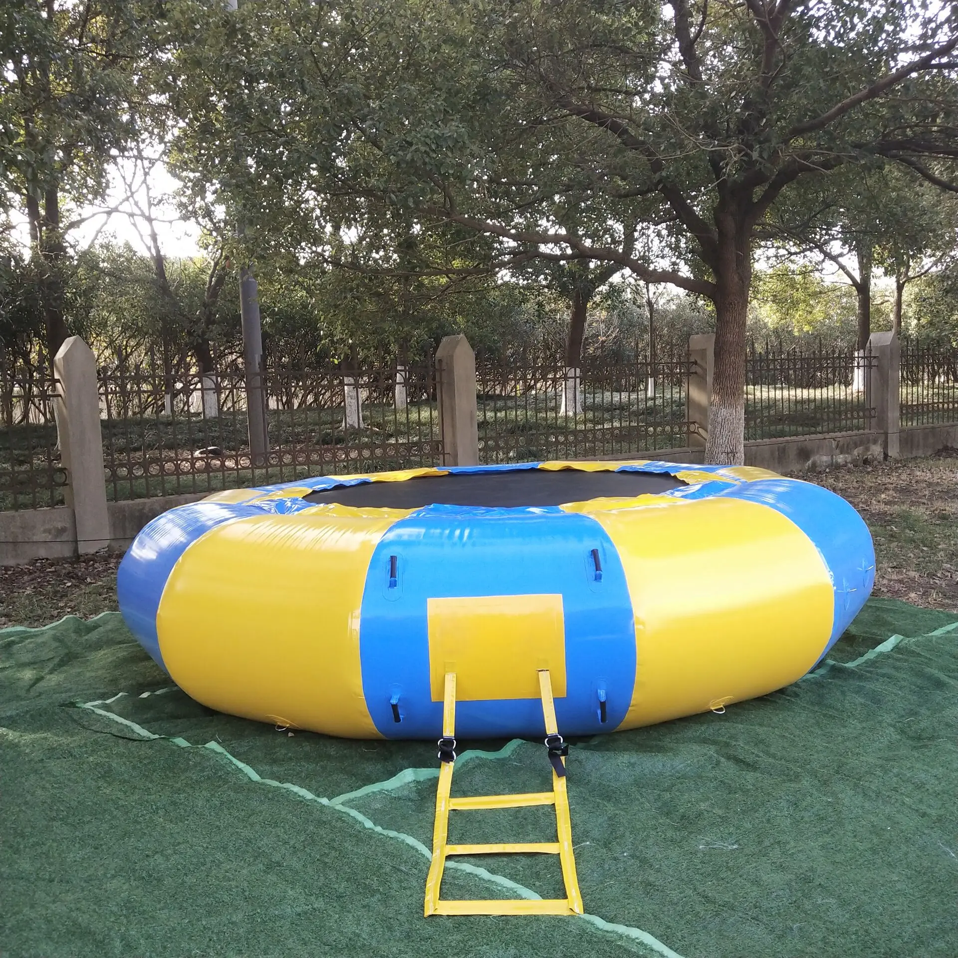 High Quality Customized Style Inflatable Trampoline Water Park Series above water games