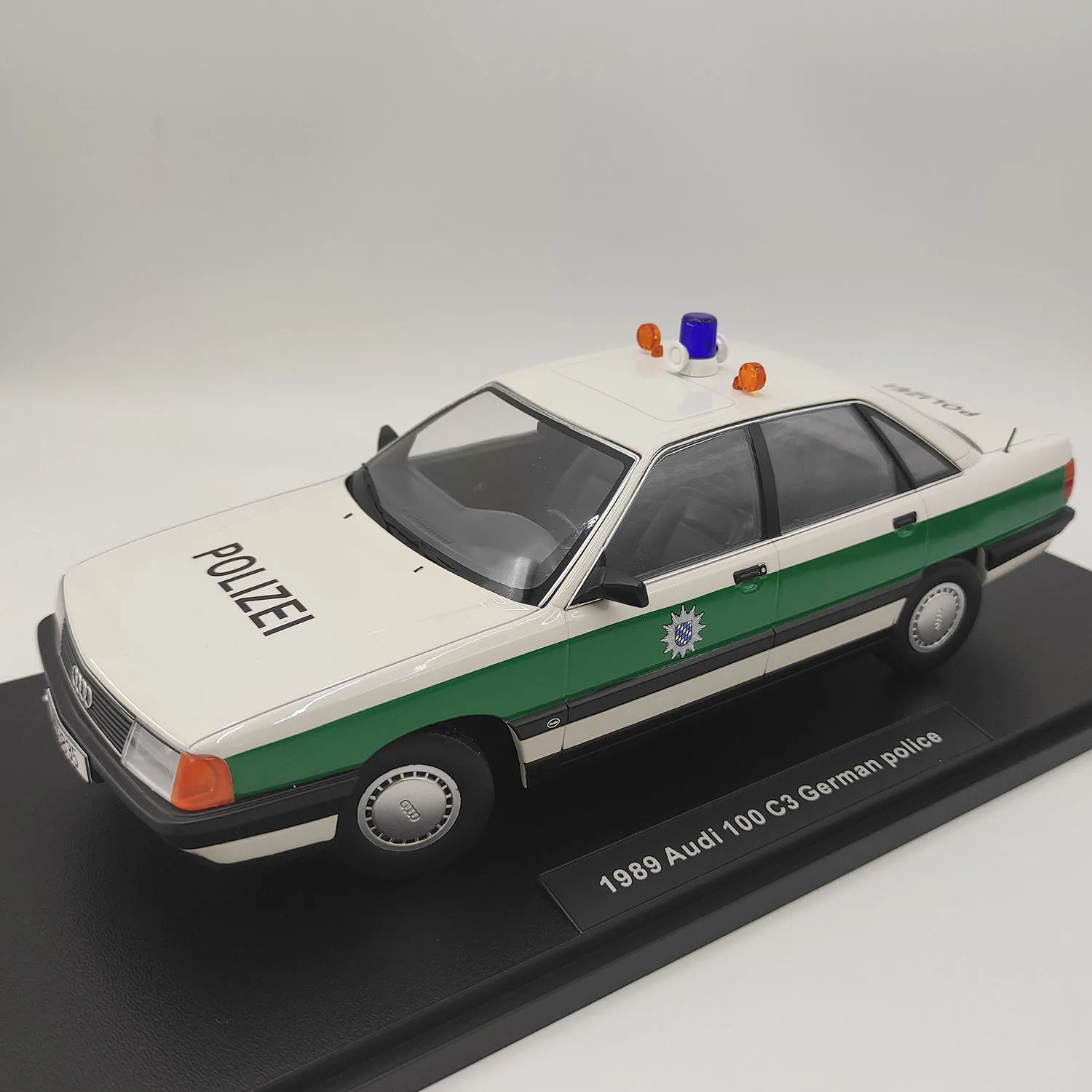

Diecast KK 1/18 Scale Audi 100 C3 1989 German Police Car Collectible Toy Gift Souvenir Display Ornament