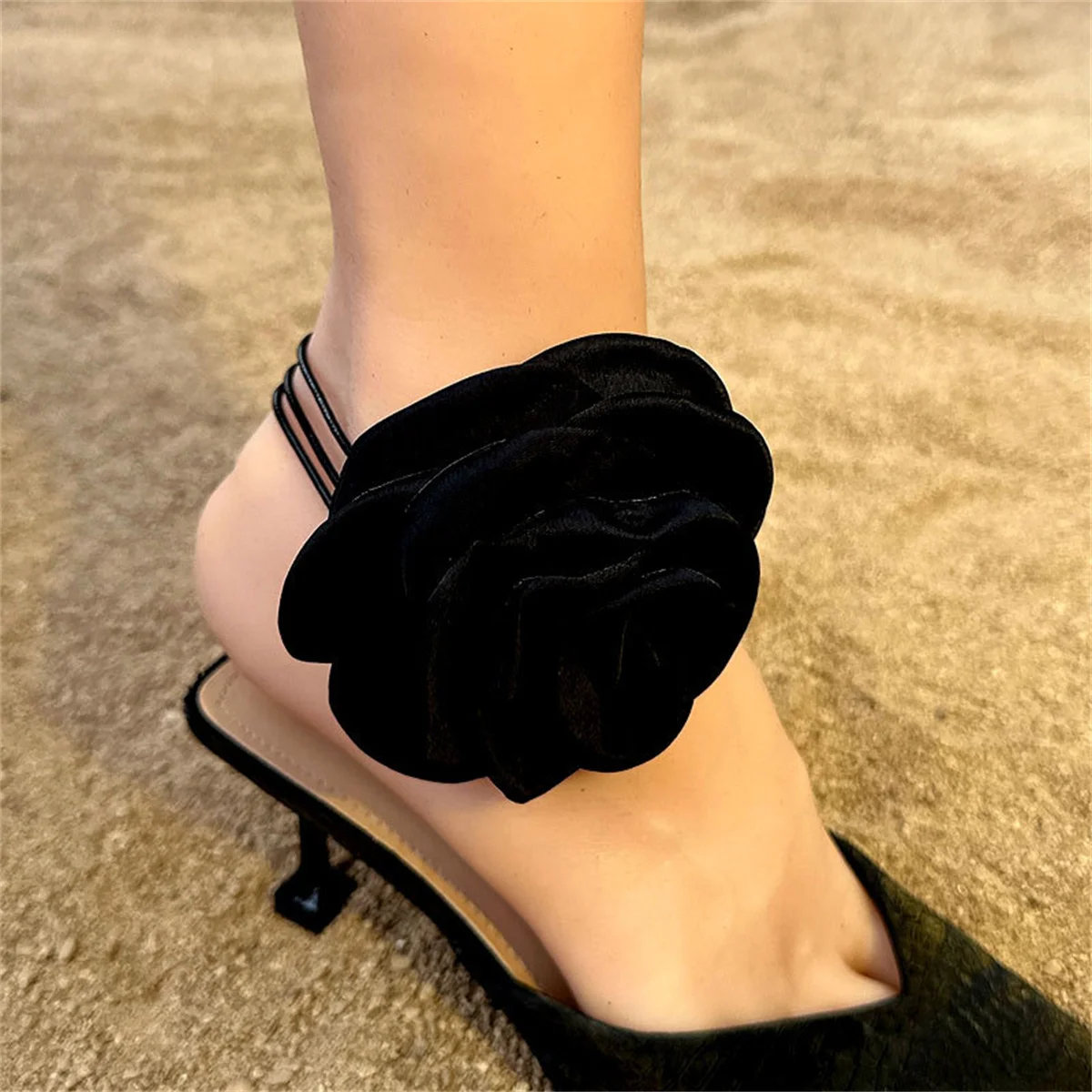 Big Fluffy Fabric Flower Ankle Bracelets on the Leg for Women Trendy Long Rope Anklet Ladies Summer High-heeled Shoes Decoration