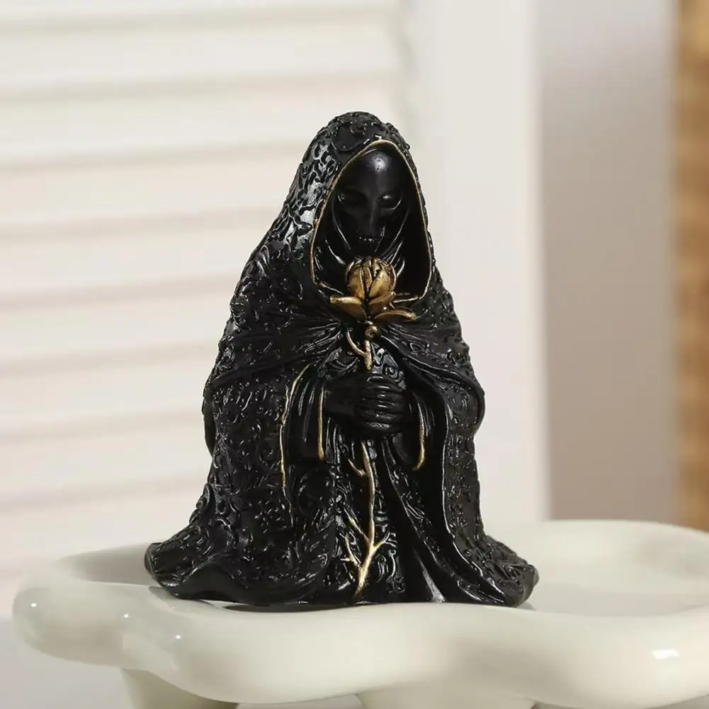 Durable Halloween Ornament Vivid Facial Expressions Halloween Ornament Mysterious Black Robe Evil Face for Halloween for Party