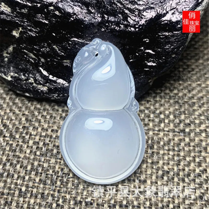 

Natural white agate handcarved gourd pendant simple retro pendant temperament jewellery fashion for women men