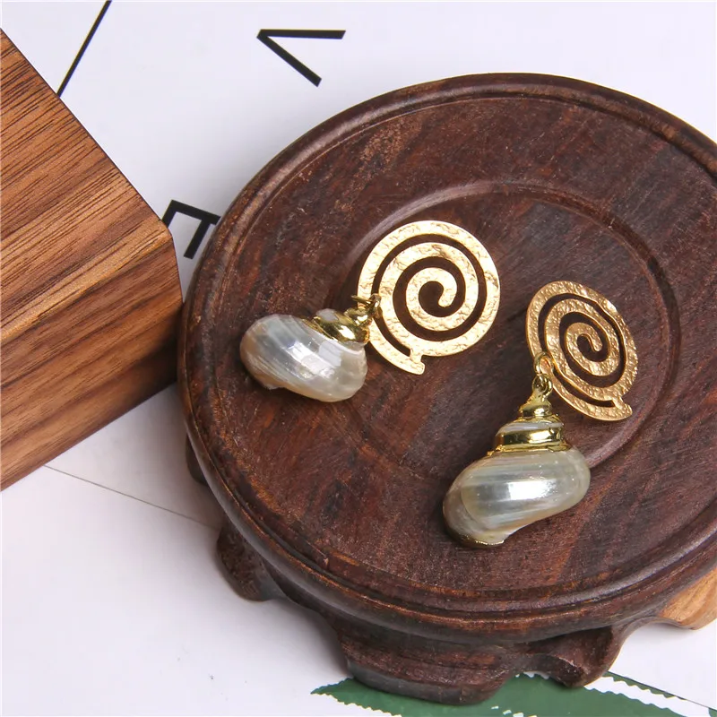 Colorful Sea Scallop Drop Earrings Bohemian Shell Earrings for Women Trendy Beach Hook Eardrops Earrings Summer Jewerly Gifts