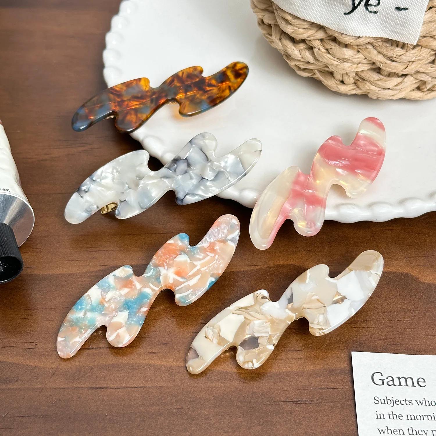 Wholesale Korean New Cute 7.6CM Wavy Side Clip Simple Acetate Marbling Duck Beak Clip Hair Clip Headpiece For Sweet Girls