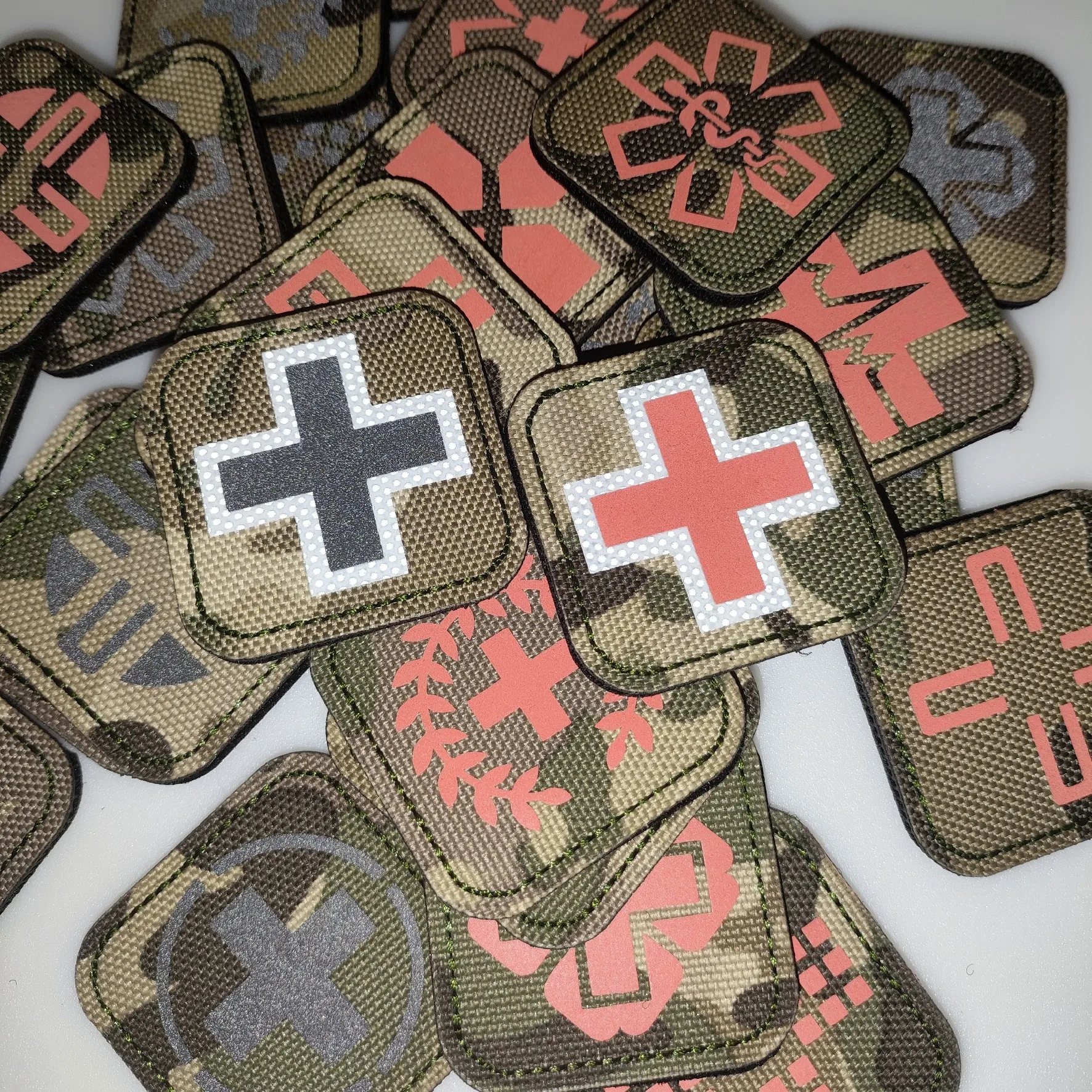 Patchs à crochet et boucle pour vêtements, coulée infrarouge, armée médicale, saut, premiers soins, camsalomon, Dulbadge
