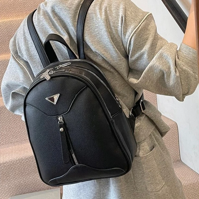 

Female Shoulder Bag Retro Monogram Design Crossbody Bag Versatile For Day To Night Use And Occasions